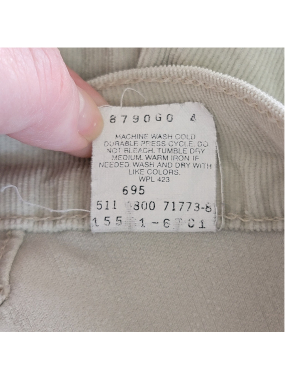 Vintage Levi's 550 Relaxed Fit Tapered Leg Pants Light Khaki Beige Corduroy USA - Picture 13 of 13